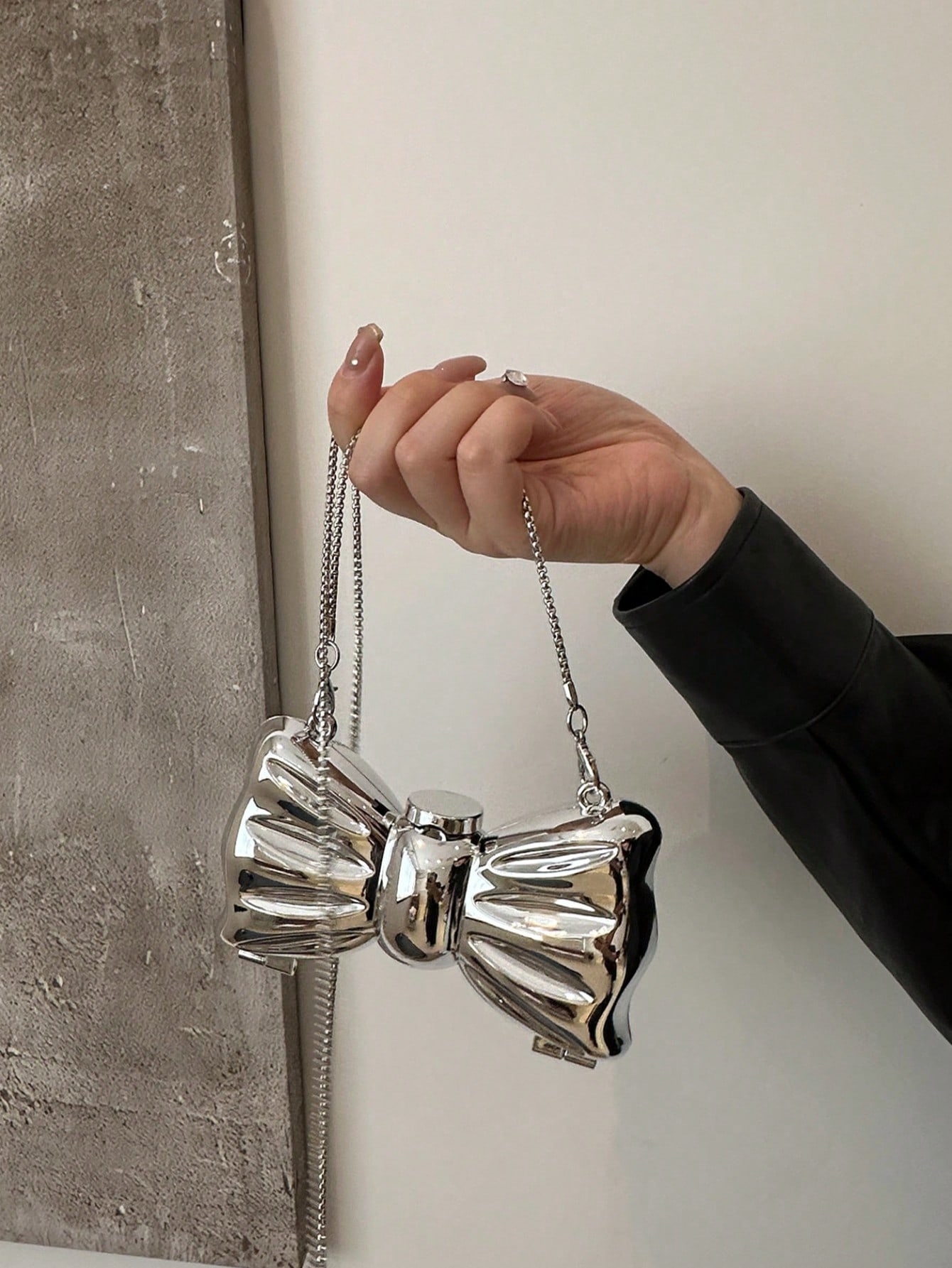 Pequeño bolso tipo clutch con  - Lip Balm reseña y precio