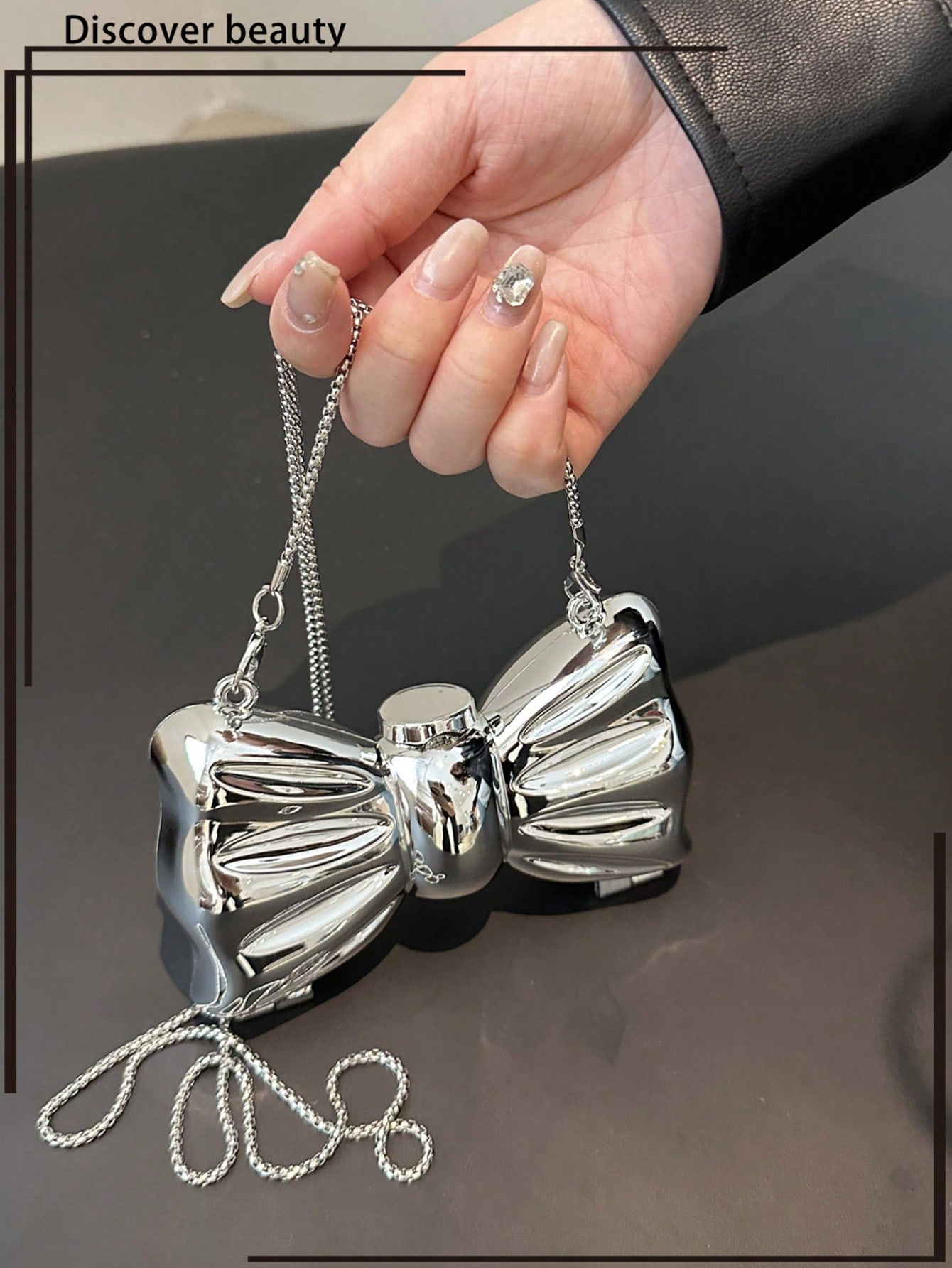 Pequeño bolso tipo clutch con  - Lip Balm reseña y precio